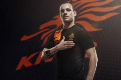 开云体育下载-羽翼之下，雷霆之上，班凯罗在质疑风暴中完成涅槃之战