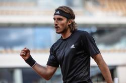 开云体育登录-包含美国网球队绝地反击日本网球队，西西帕斯高光表现的词条