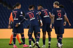 开云体育-激烈对抗，法甲球队全力拼搏