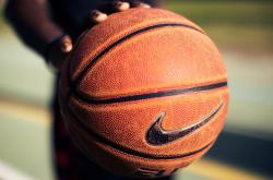 开云足球直播-总决赛之夜，范弗利特，从落选秀到掌控全局的逆袭传奇