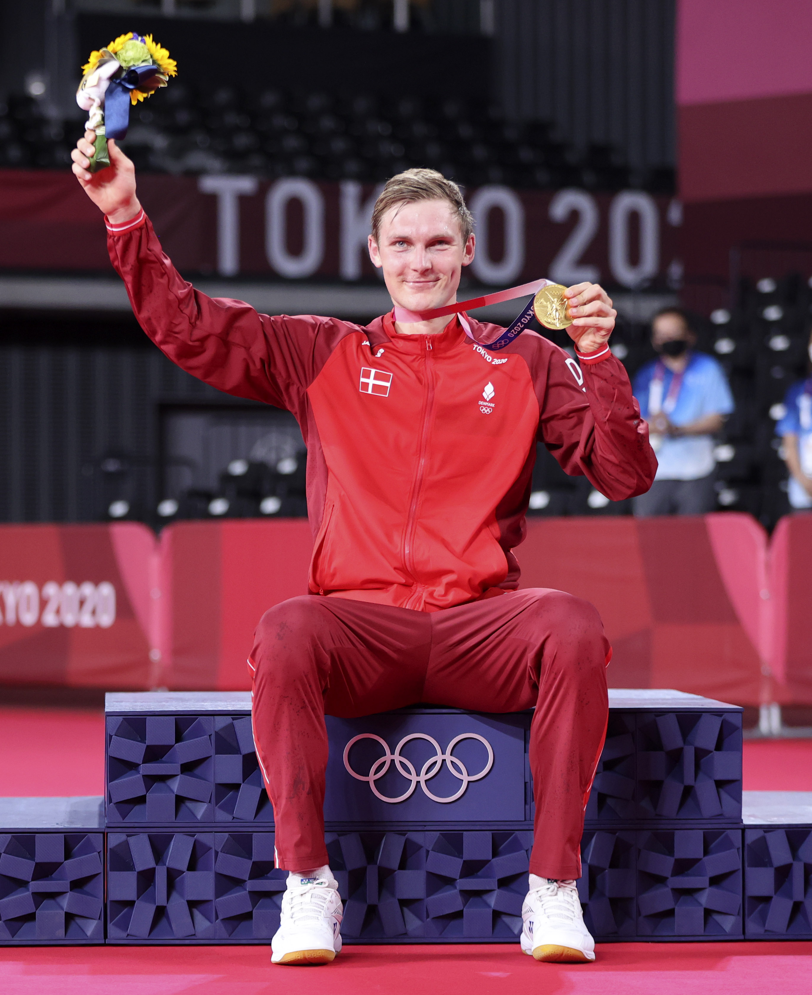 包含英格兰羽毛球队强势泰国羽毛球队，安赛龙惊艳世界的词条