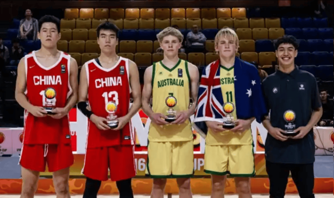 包含南韩男篮完胜巴西男篮，汉密尔顿关键制胜的词条