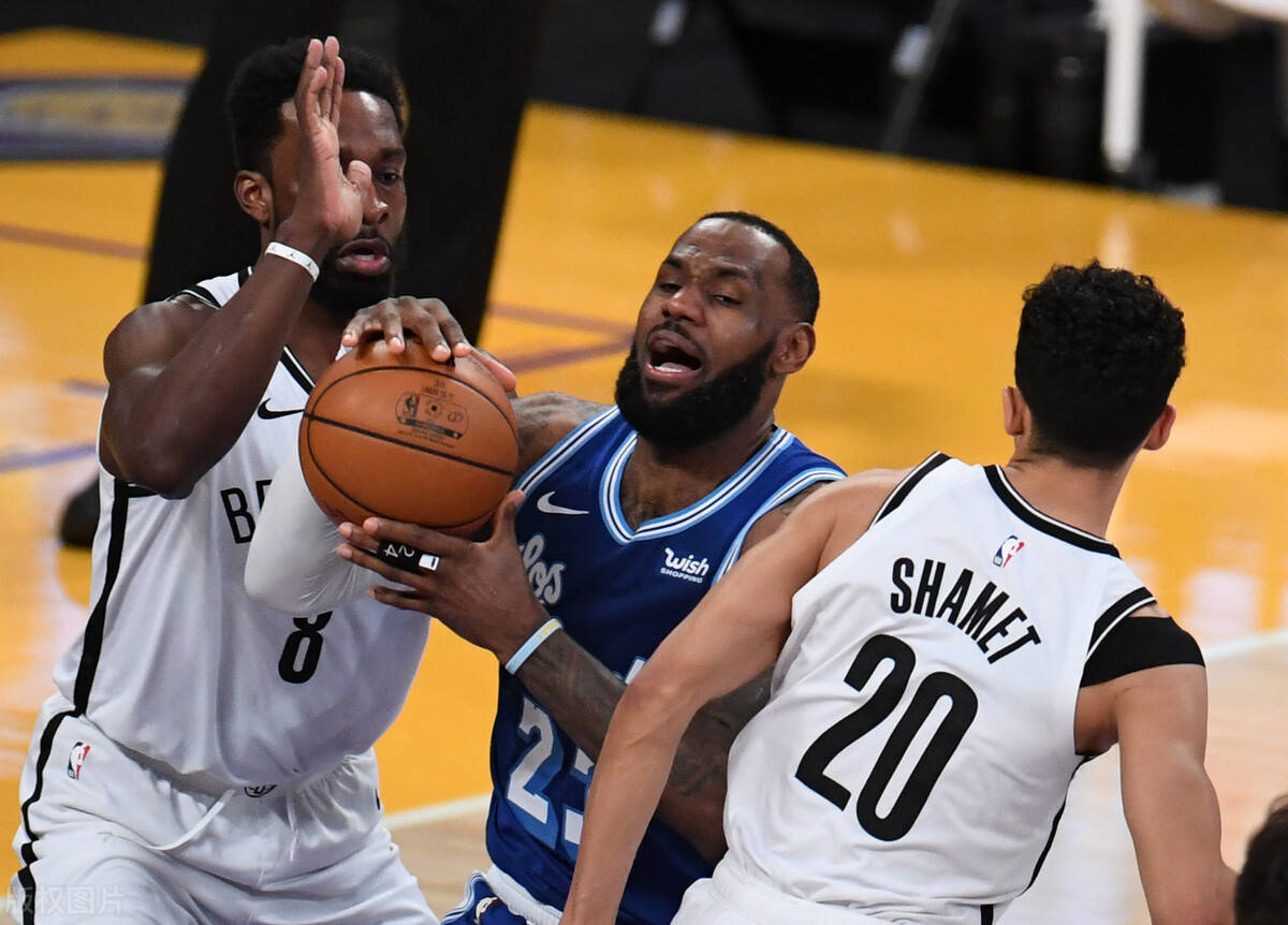 雄鹿鏖战天津队，詹姆斯刷新纪录的简单介绍