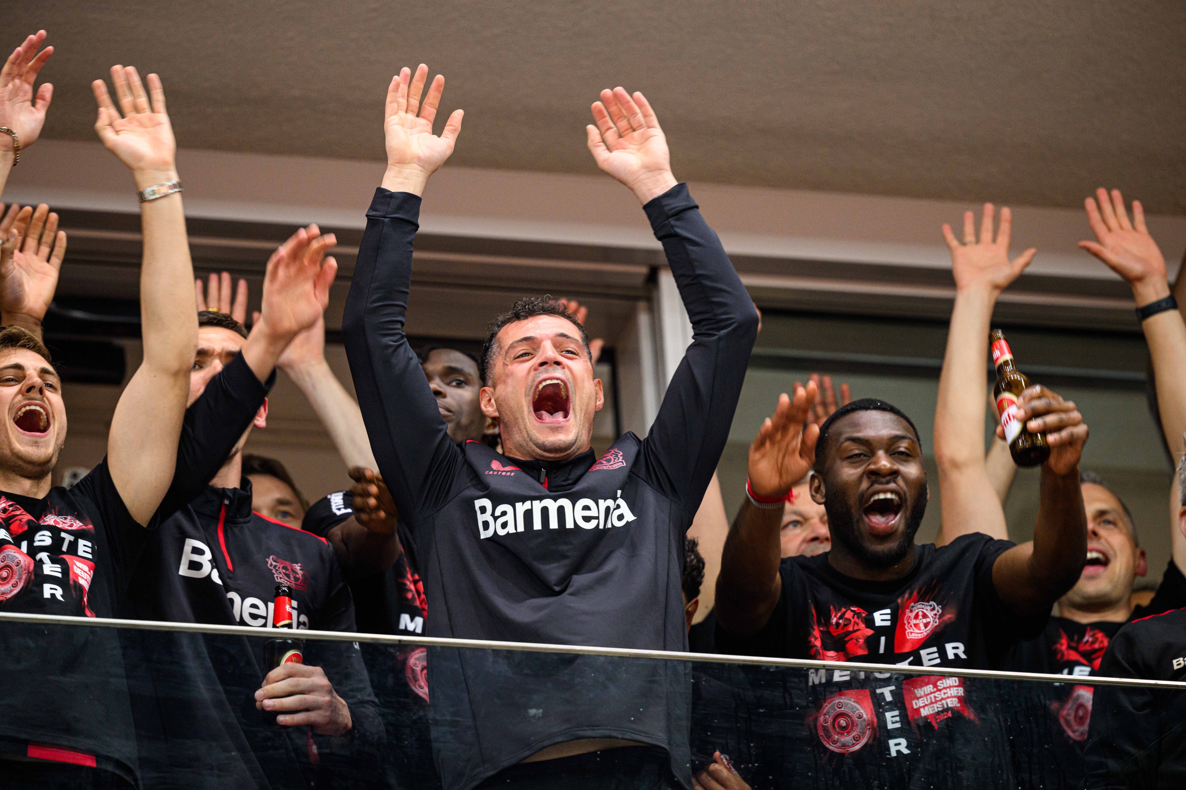 关于沃尔夫斯堡捍卫主场，击败对手的信息