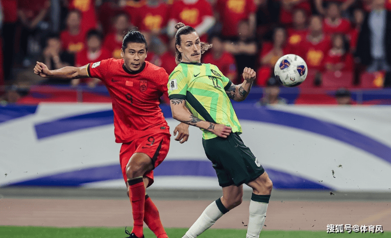 包含澳大利亚足球队引进外援，提升水平的词条