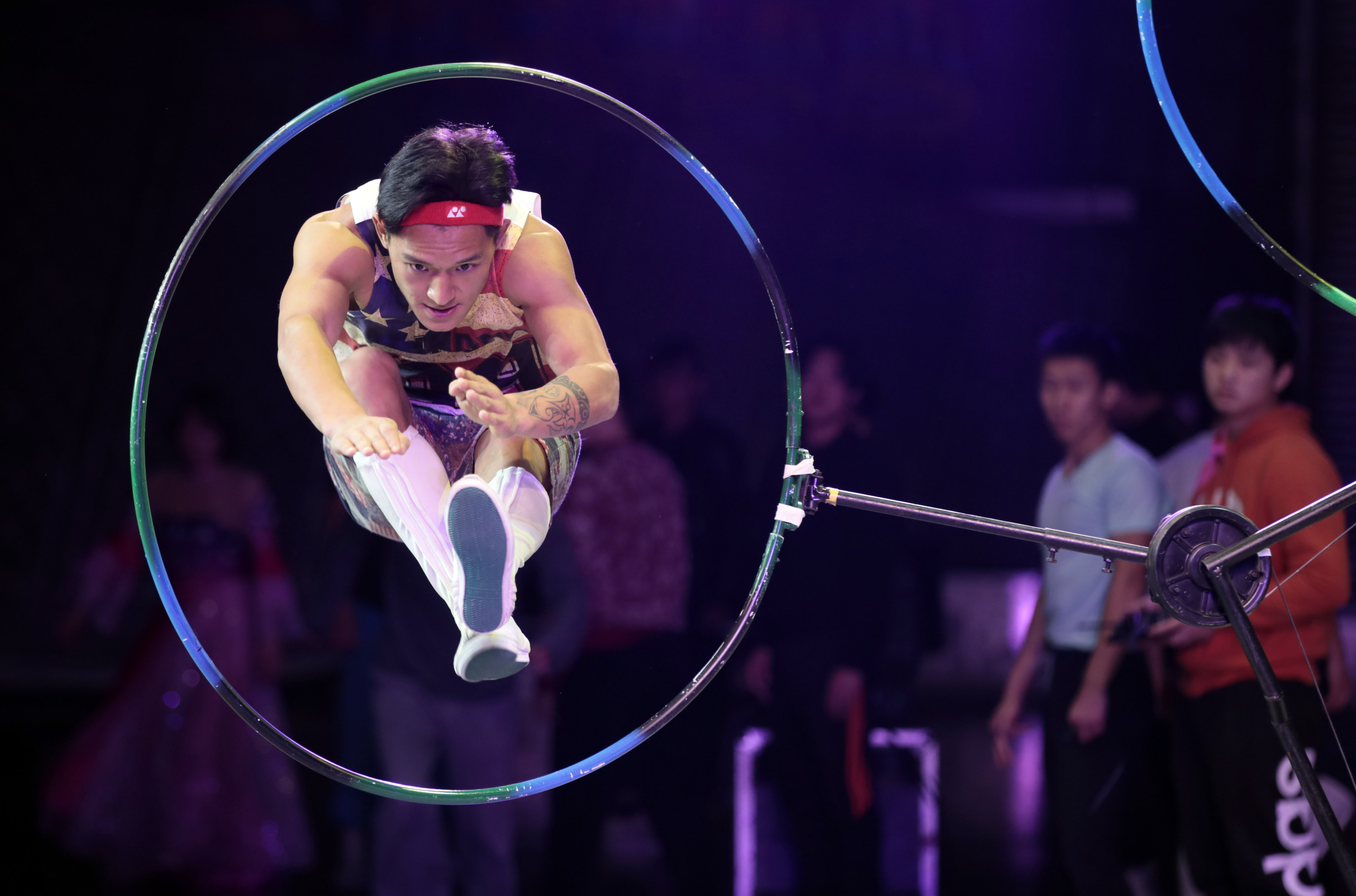 包含精湛绝技频出,赛场风采满目耀眼的词条 包含精湛绝技频出,赛场风采满目耀眼的词条