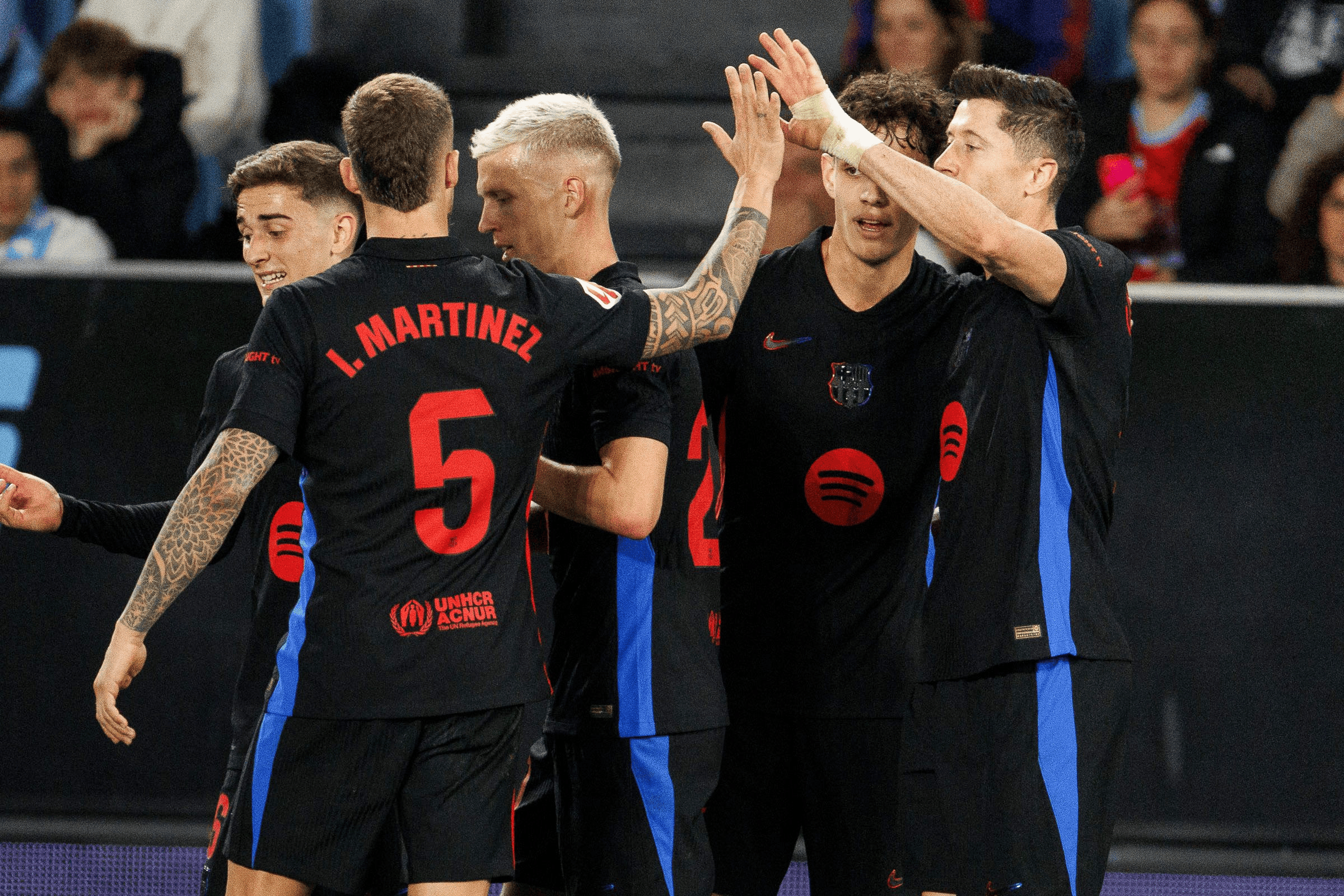 巴塞罗那将对阵多特蒙德，五星红旗飘扬的简单介绍