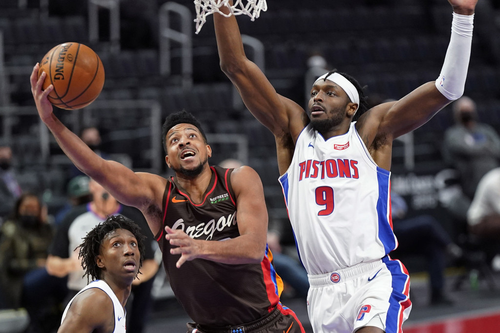 包含开拓者单核发威，助球队再胜的词条