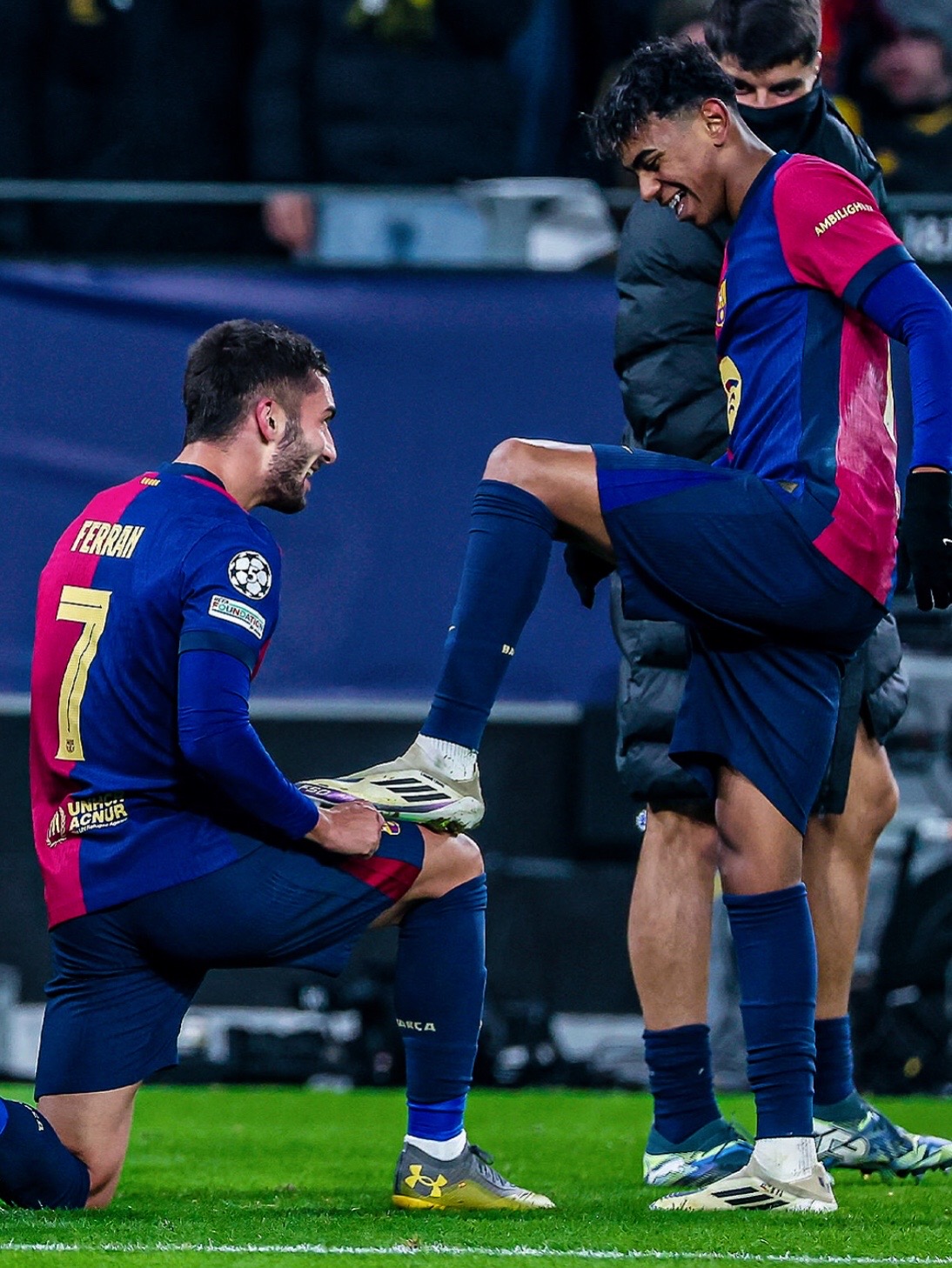 皇马鏖战哥伦比亚，迪马利亚送出助攻