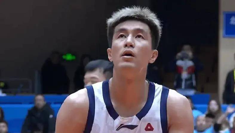 北京队完胜辽宁队，郭艾伦点燃赛场