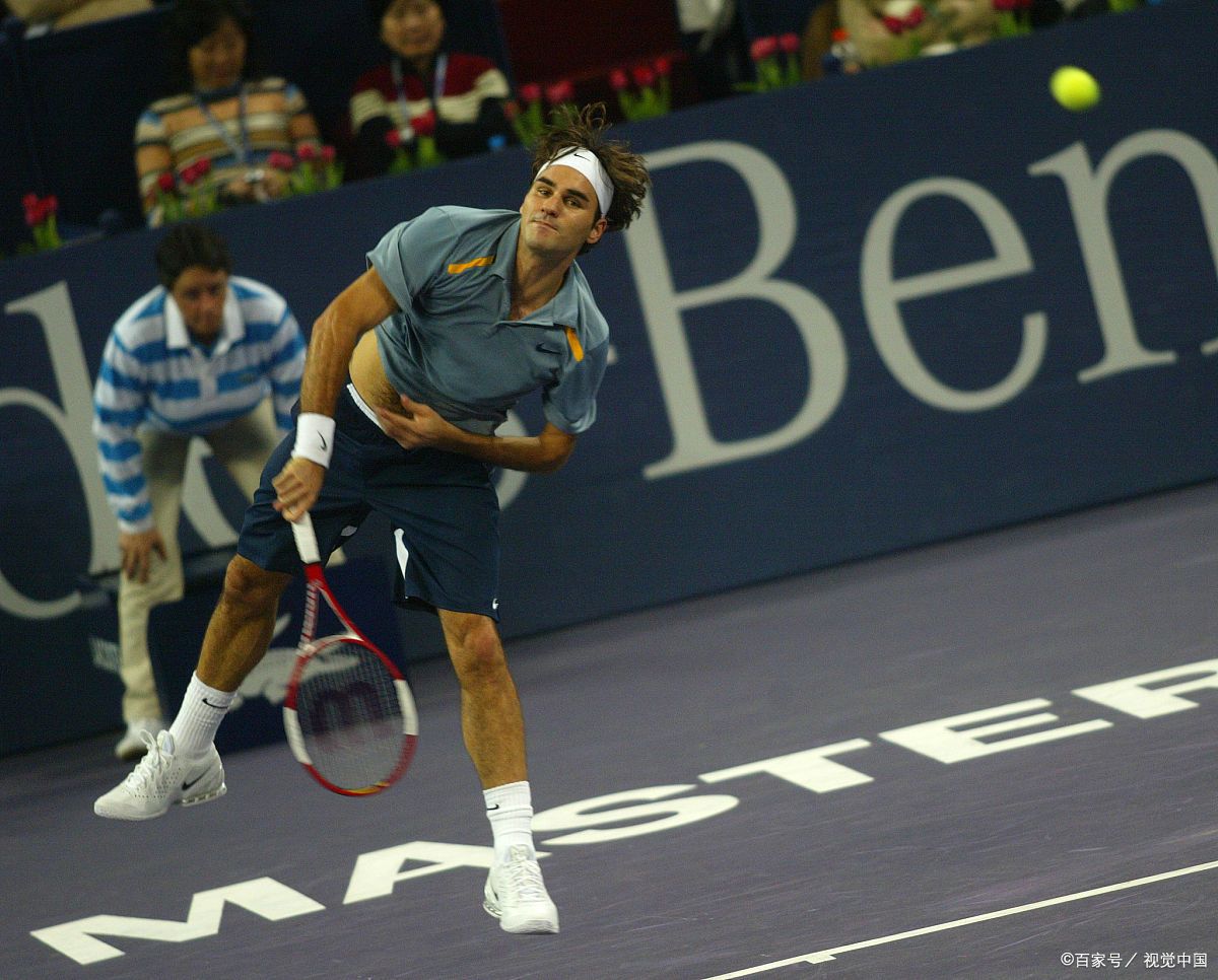 关于世界网球队轻取意大利网球队，德约科维奇统治全场的信息