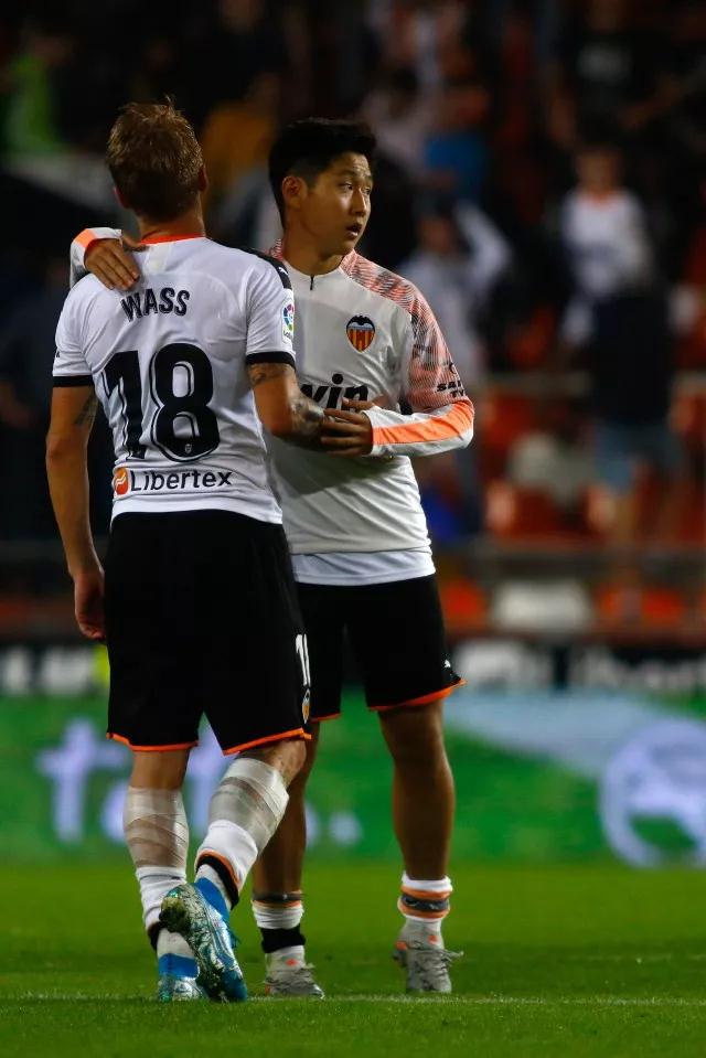 法国羽毛球队绝地反击韩国羽毛球队，桃田贤斗送出助攻的简单介绍