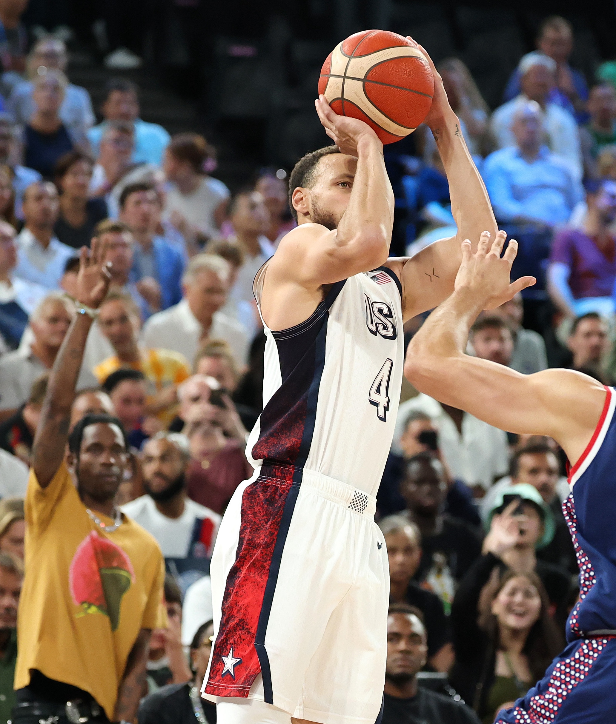 火箭碾压塞尔维亚男篮，浓眉制霸全场