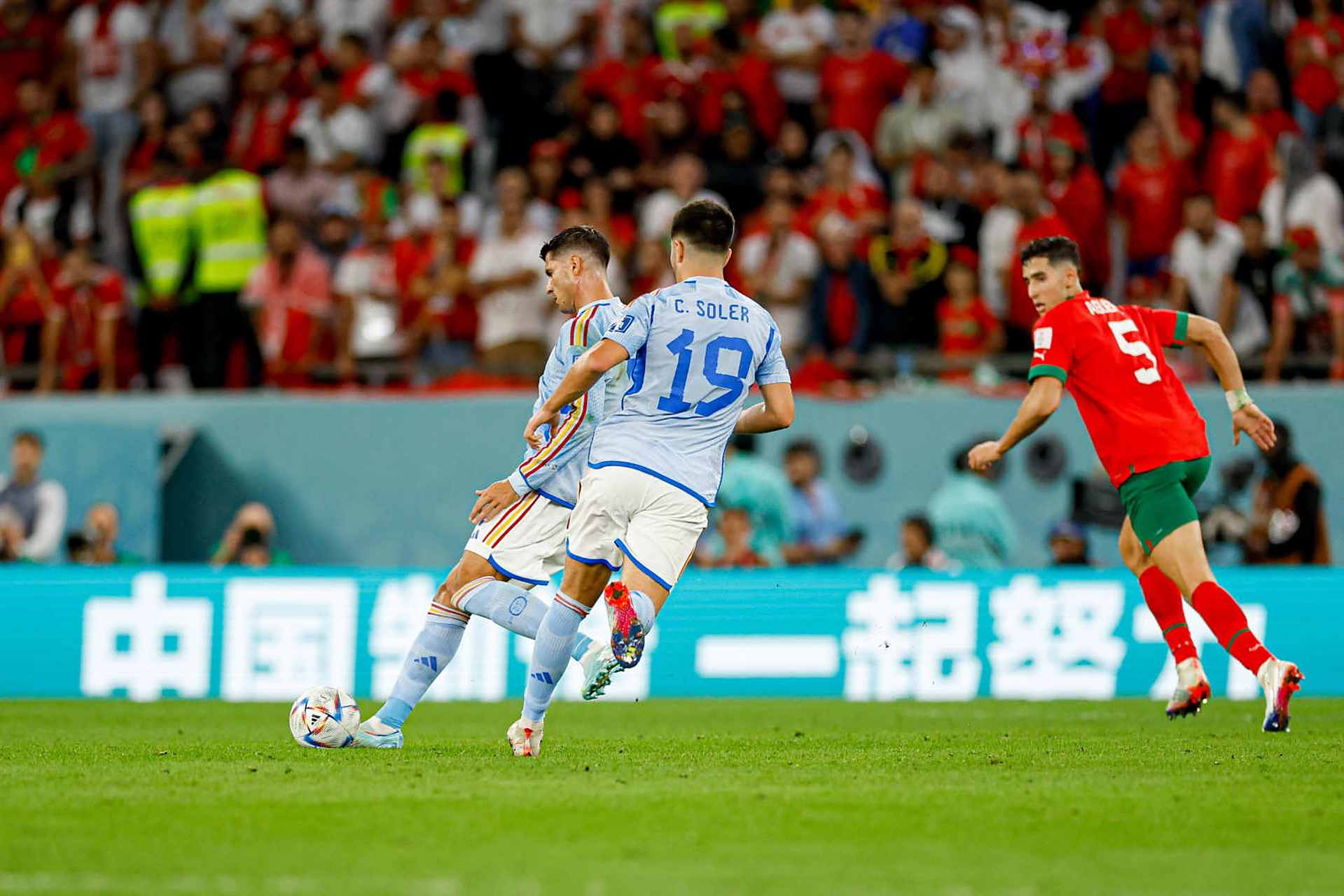 包含热闹之夜:足球赛场上的精彩瞬间纷至沓来的词条 包含热闹之夜:足球赛场上的精彩瞬间纷至沓来的词条