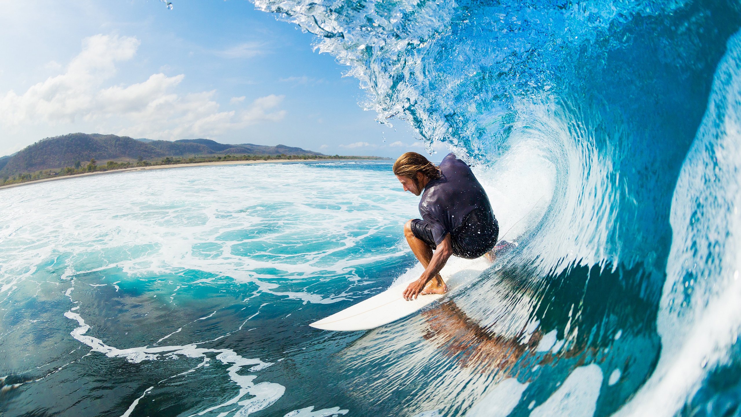 绿茵绝杀夜，冰城惊雷声，当欧冠半决赛的悬念照进CBA的战场
