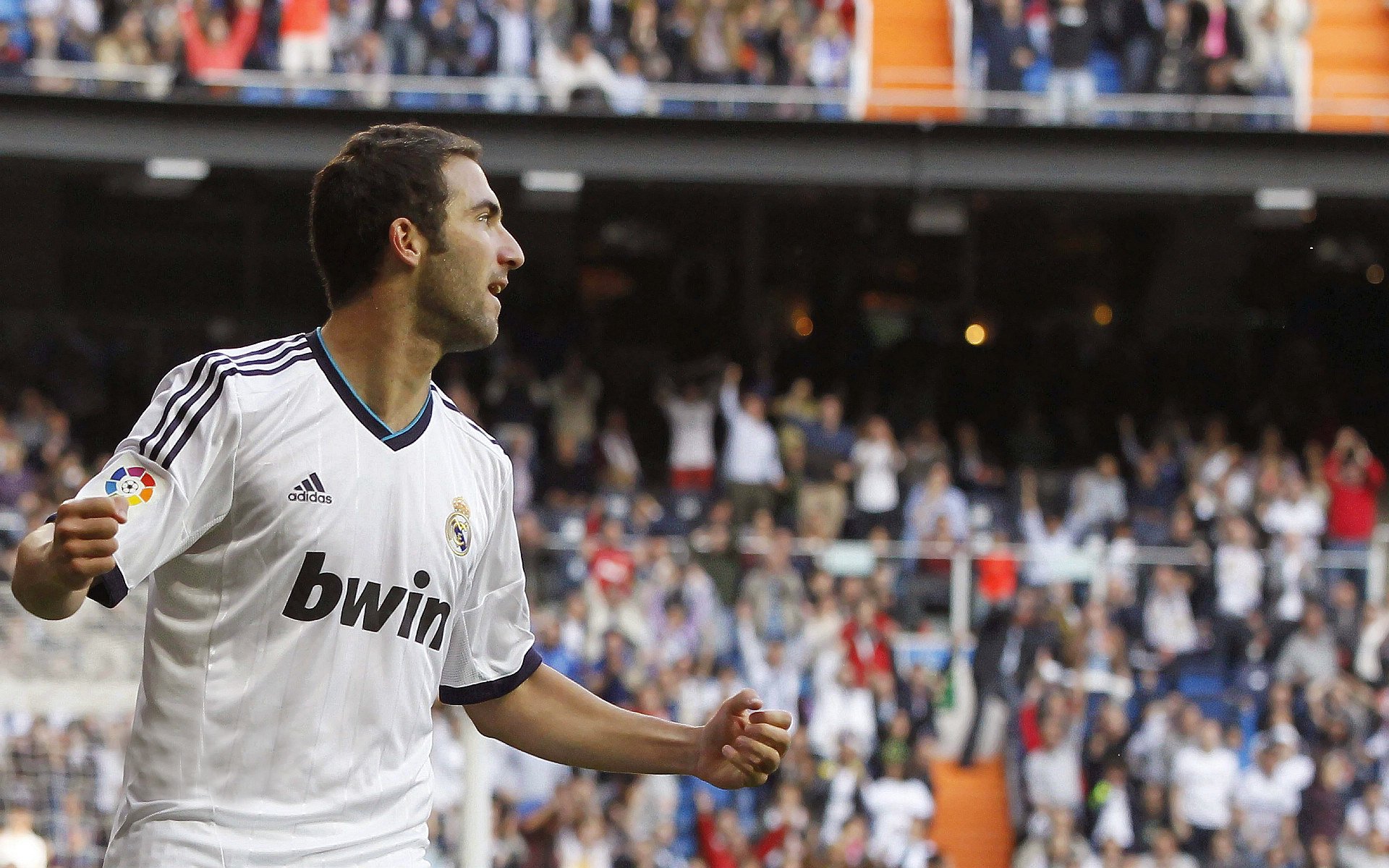 三笘薰拉满评分背后,一场德加之战,如何映照亚洲足球的孤独超越?