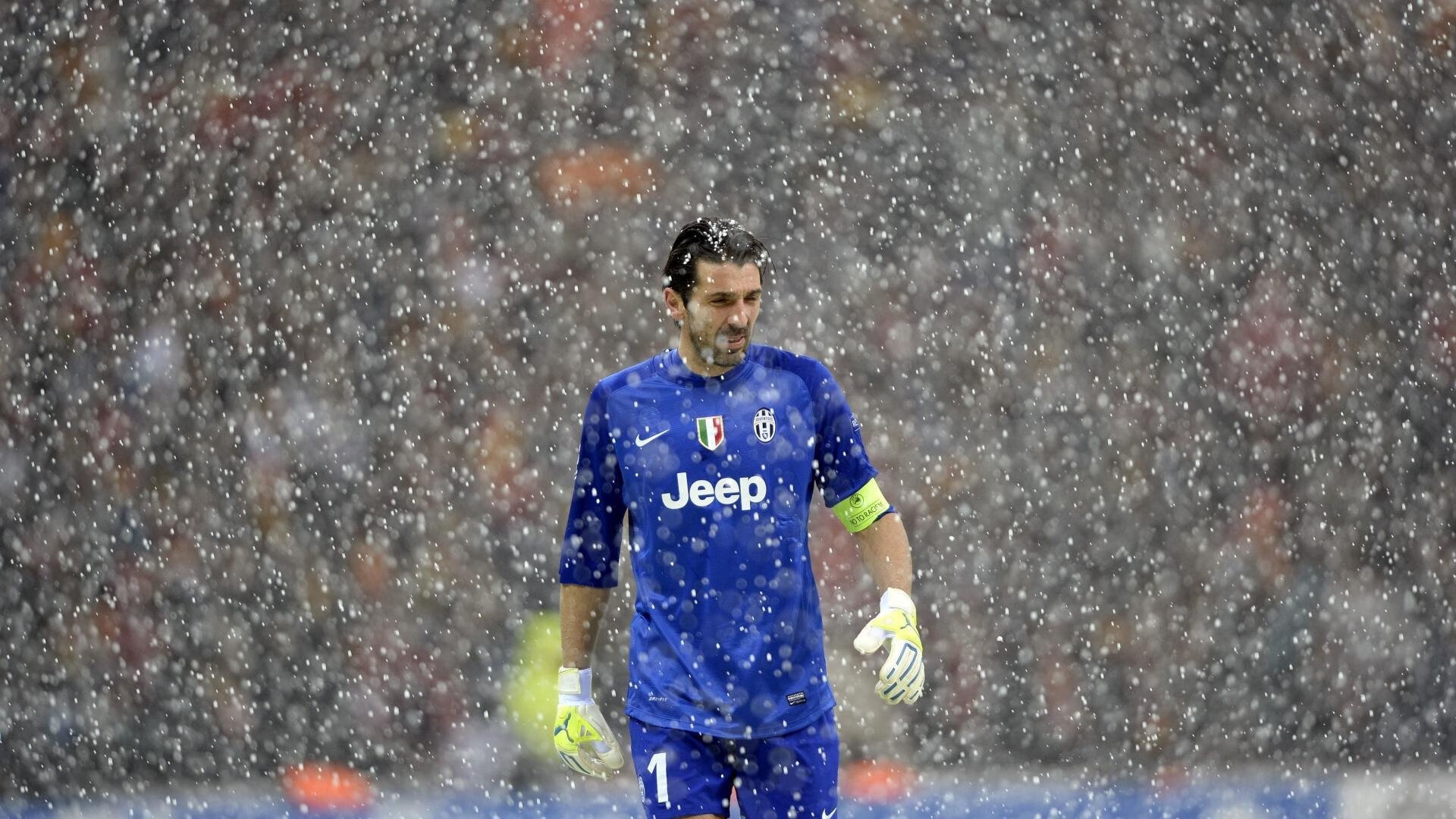 皮克连续得分拉开差距,巴拉圭对阵阿森纳的独特跨界对决